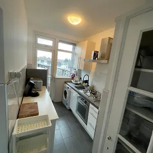 Sunny And Spacious Appartement